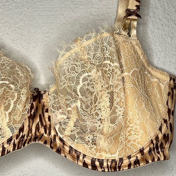 Victoria's Secret‎ Bra - Picture 2 of 7